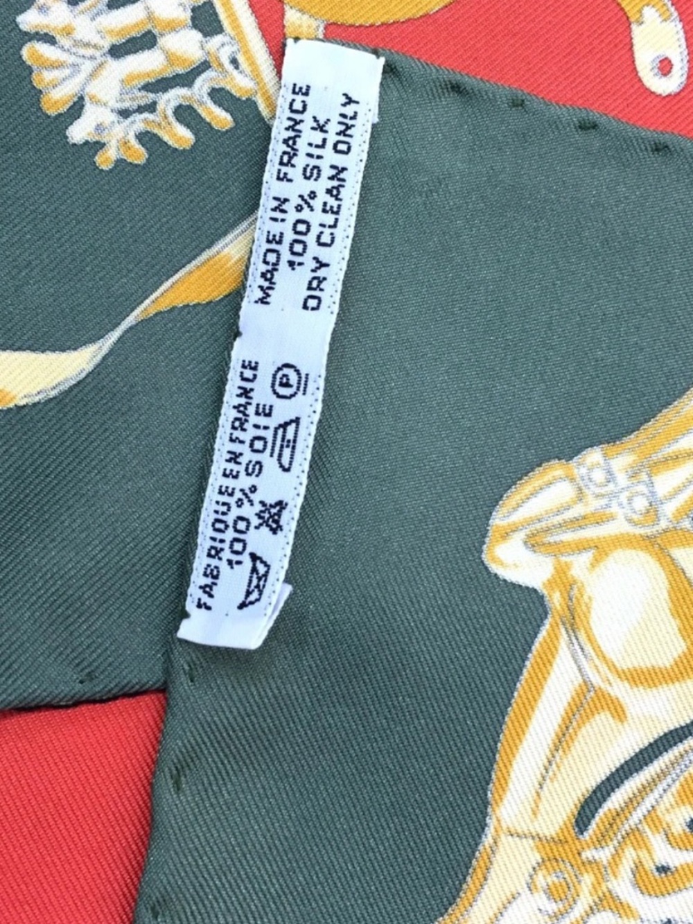 HERMES LES CAVALIERS D'OR Gavroche Petit Carre Silk 100% Scarf - Picture 5 of 5